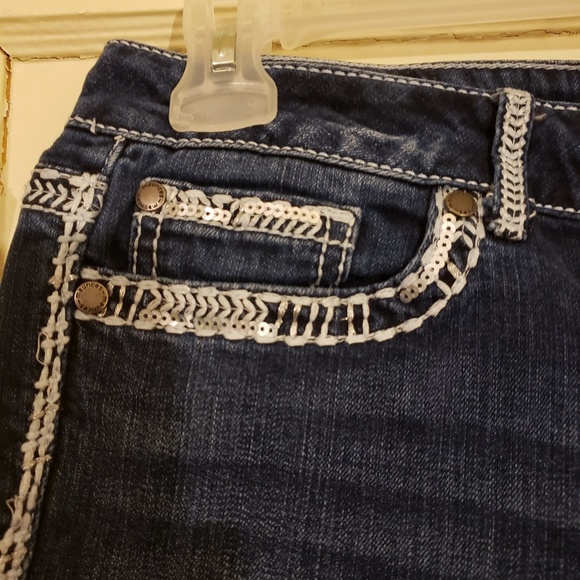 Jean Capris - Picture 3 of 5